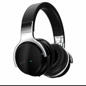 Wireless Bluetooth headphones